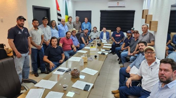 Quintana articula fortalecimento do amendoim como commodity brasileira