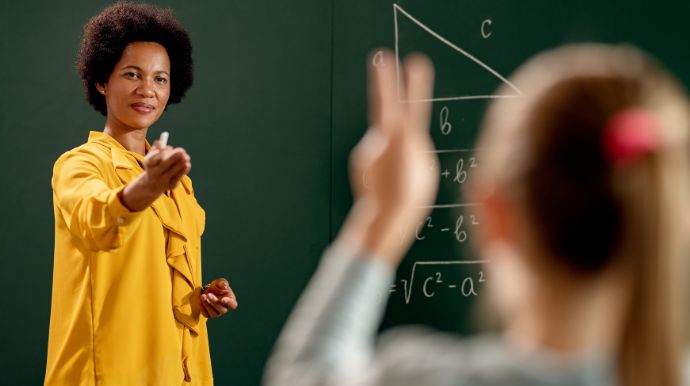 Governo de SP abre processo seletivo para contratação temporária de professores