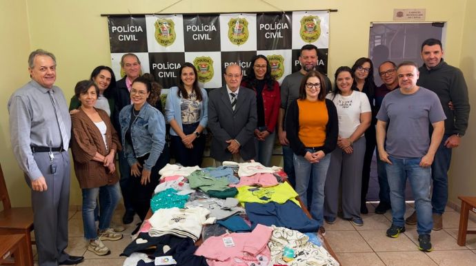 Polícia Civil doa agasalhos para famílias em situação de vulnerabilidade em Tupã