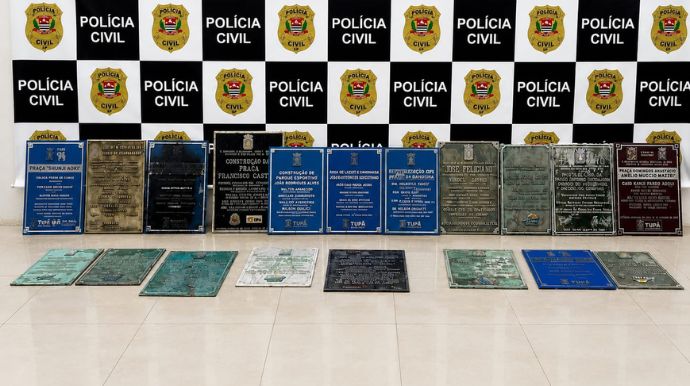 DIG prende dois comerciantes e recupera 20 placas furtadas de praças de Tupã