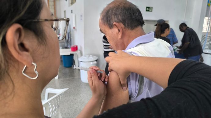 Julho Amarelo leva testes rápidos e vacinação ao Centro de Convivência do Idoso em Tupã