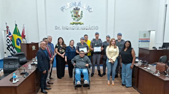 Câmara de Quatá homenageia soldado Alves por atuação na segurança pública