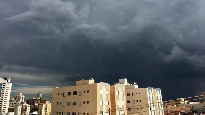 Frente fria traz chuva e derruba temperaturas em Tupã neste fim de semana