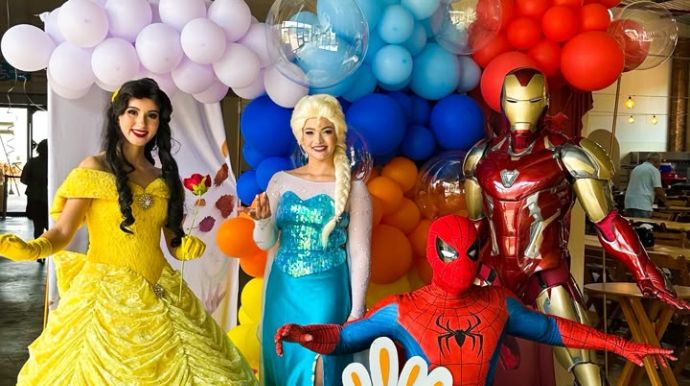 Eco Thermas promove café da manhã com princesas e super-heróis neste domingo