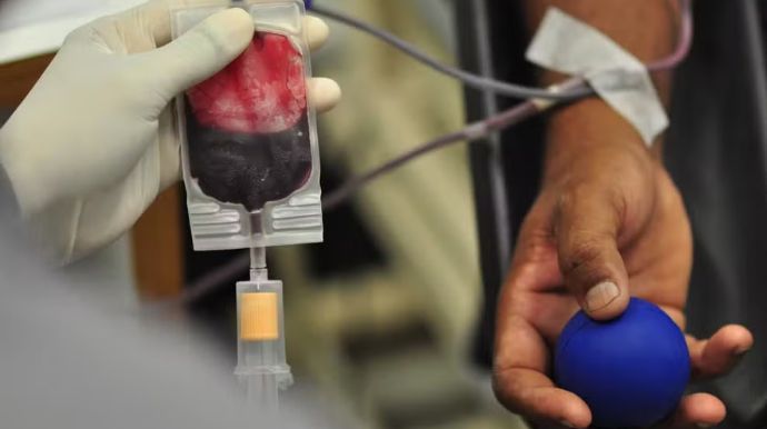 Testemunhas de Jeová flexibilizam regra sobre sangue e passam a permitir decisão individual sobre componentes