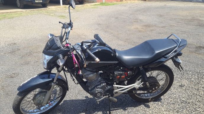 Homem é detido com porção de cocaína após fugir da PM e sofrer acidente de moto em Bastos