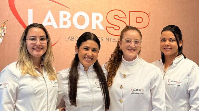 Outubro Rosa: Laboratório em Tupã destaca exame que analisa mais de 36 genes ligados à saúde feminina