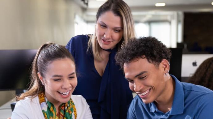 Clealco abre vagas para jovens aprendizes na área administrativa em Queiroz e região